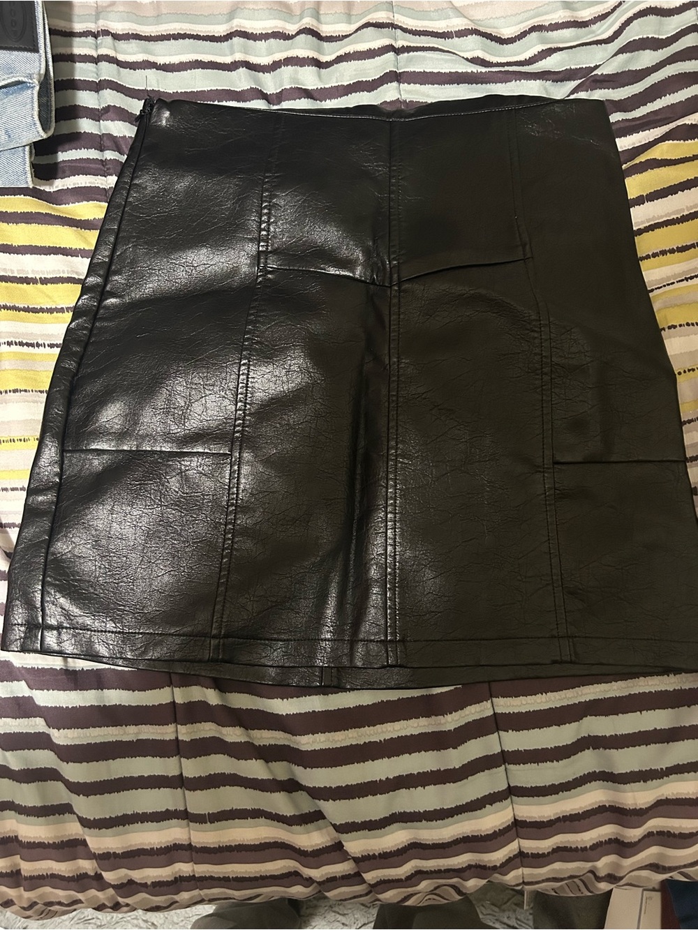 SHEIN Black Faux Leather Panel Mini Skirt